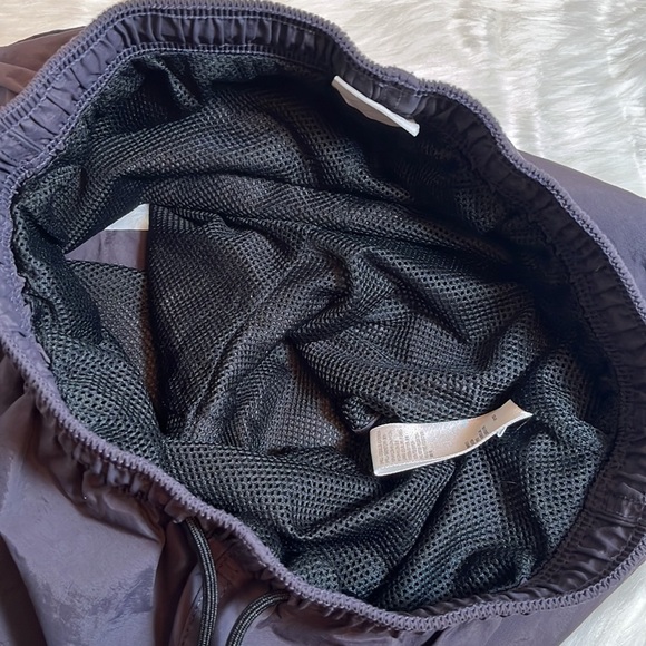 Standard Cloth Nylon Neutral Casual Shorts - Picture 11 of 11